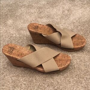 FADED GLORY Women’s Wedge Sandals with Stretchy Straps Tan Cork-Look Size 9